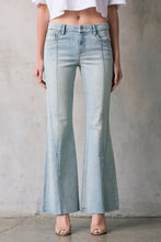 HIDDEN Light Wash Mid Rise Seamed 31" Inseam Flare