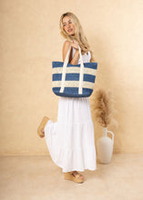 BLUE/BEIGE BAG MADE OF NATURAL MATERIALS