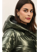 Short Quilted Down Jacket with Metallic Ribbed Hood - Black or Green