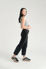 1822 Denim 29.5-25'' Mid-rise Roll Cuff Straight Leg Jean - Black