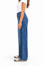 1822 Denim Illusion 29” Wide Leg Ankle Jean In Glory