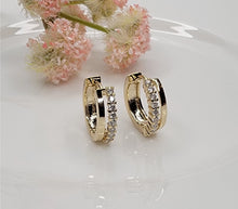 Huggie Hoop Earring - Gold