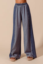 FRONT FRAYED CUT SEAM WIDE LEG WASHED DENIM JEANS