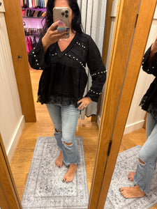 POL Designed in V-neck, straight sleeve, A-line fit top in double gauze with lace detail pointed solid pattern - Black or Natural
