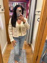 POL Designed in V-neck long sleeve cropped fit cardigan in crochet - Natural or Off White