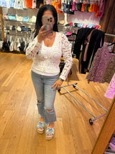 POL Designed in V-neck long sleeve cropped fit cardigan in crochet - Natural or Off White