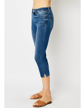 JUDY BLUE CAPRI WITH SIDE SLIT