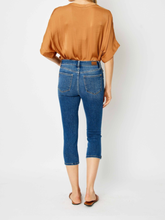JUDY BLUE CAPRI WITH SIDE SLIT