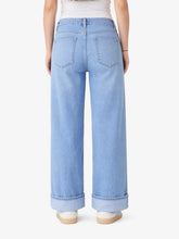 1822 Denim 30"- 27'' Slim Wide Leg Jean W/ Side Panel In Kitty Hawk