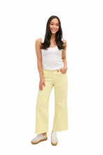 1822 Denim 28" mid Rise Slim Wide Leg Jean W/ Raw Hem In Sunshine Fade