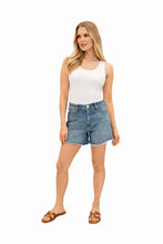 1822 Denim 5" Relaxed Jean Shorts W/ Fray Hem