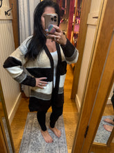 LONG-SLEEVE WITH RIBBED CUFFS OPEN FRONT WITHOUT  BUTTONS PATCH POCKETS ON THE FRONT CARDIGAN - COFFEE