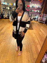 LONG-SLEEVE WITH RIBBED CUFFS OPEN FRONT WITHOUT  BUTTONS PATCH POCKETS ON THE FRONT CARDIGAN - COFFEE
