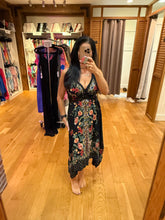 V Neck Hanky Hem Midi Dress With Lace Waist - Black