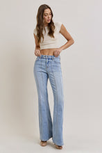 HIDDEN LIGHT WASH MOTO SEAMED STRETCH 33 IN INSEAM FLARE