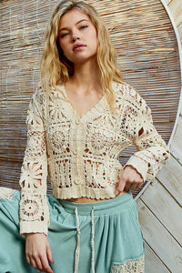 POL Designed in V-neck long sleeve cropped fit cardigan in crochet - Natural or Off White