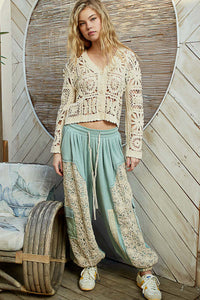 POL Designed in V-neck long sleeve cropped fit cardigan in crochet - Natural or Off White