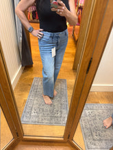 Hidden Medium Wash Mid Rise Stretch Cropped Classic Straight
