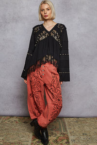 POL Designed in V-neck, straight sleeve, A-line fit top in double gauze with lace detail pointed solid pattern - Black or Natural