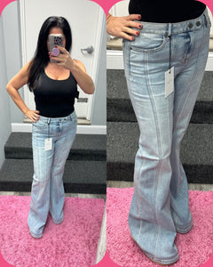 HIDDEN LIGHT WASH MOTO SEAMED STRETCH 33 IN INSEAM FLARE