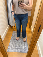 Risen High Rise Crop Straight Front Seam Detailed Jeans
