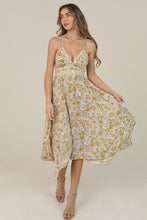 V Neck Lace Trim Hanky Hem Retro Daisy Print Midi Dress - Lemon