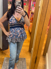 1822 Denim Roll Cuff Girlfriend Jean in Jaimie