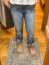 1822 Denim Roll Cuff Girlfriend Jean in Jaimie