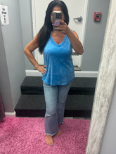 CRINKLE WASHED V-NECK SLEEVELESS TOP - ASSORTED COLORS