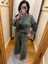 Mineral wash Wide Pants With Raw Hem Frayed Details - Olive