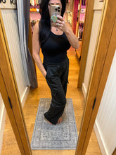 SIX FIFTY Headliner Coated Cargo - Black