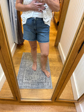 1822 Denim 5" Relaxed Jean Shorts W/ Fray Hem