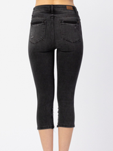 JUDY BLUE HI-WAIST SKINNY CAPRI - BLACK