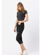 JUDY BLUE HI-WAIST SKINNY CAPRI - BLACK