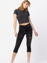 JUDY BLUE HI-WAIST SKINNY CAPRI - BLACK