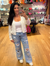 POL Designed in V-neck long sleeve cropped fit cardigan in crochet - Natural or Off White