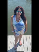 Tie dye knit shorts featuring side pockets and a drawstring detail - Blue