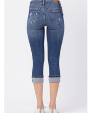 PLUS JUDY BLUE MID-RISE CUFFED DISTRESSED CAPRI