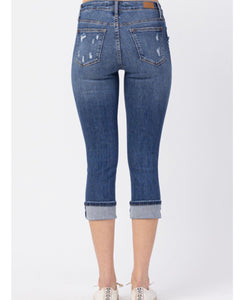 PLUS JUDY BLUE MID-RISE CUFFED DISTRESSED CAPRI