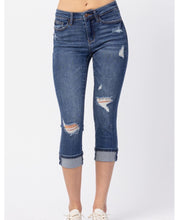 PLUS JUDY BLUE MID-RISE CUFFED DISTRESSED CAPRI