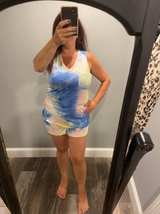 Tie dye knit shorts featuring side pockets and a drawstring detail - Blue