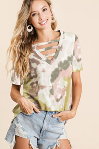 TIE DYE PRINT KNIT  V-NECK TOP WITH STRAPPED FRONT NECK DETAIL