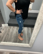 PLUS JUDY BLUE MID-RISE CUFFED DISTRESSED CAPRI