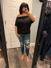 THREE QUARTER SLEEVE SOLID TOP WITH ONE SHOULDER DETAIL - BLACK