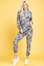 CAMO PRINT DRAWSTRING BRUSH PANTS - OLIVE